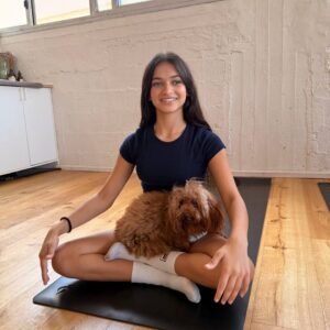 שיעורי ינואר לשנת 2026 - יוגה מזרן עם גוריי בישון פריזה ותחש